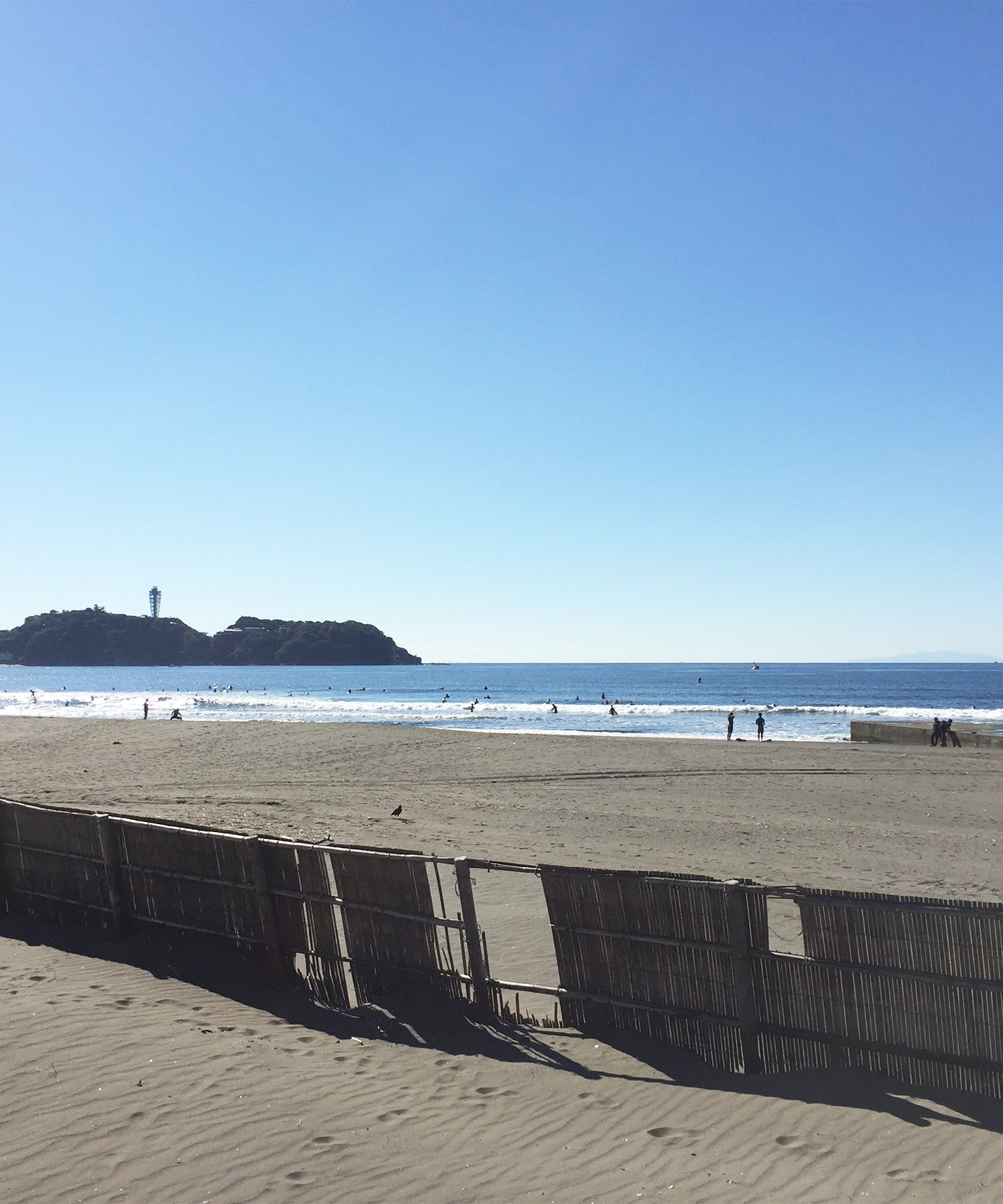 海辺の風景と灯台