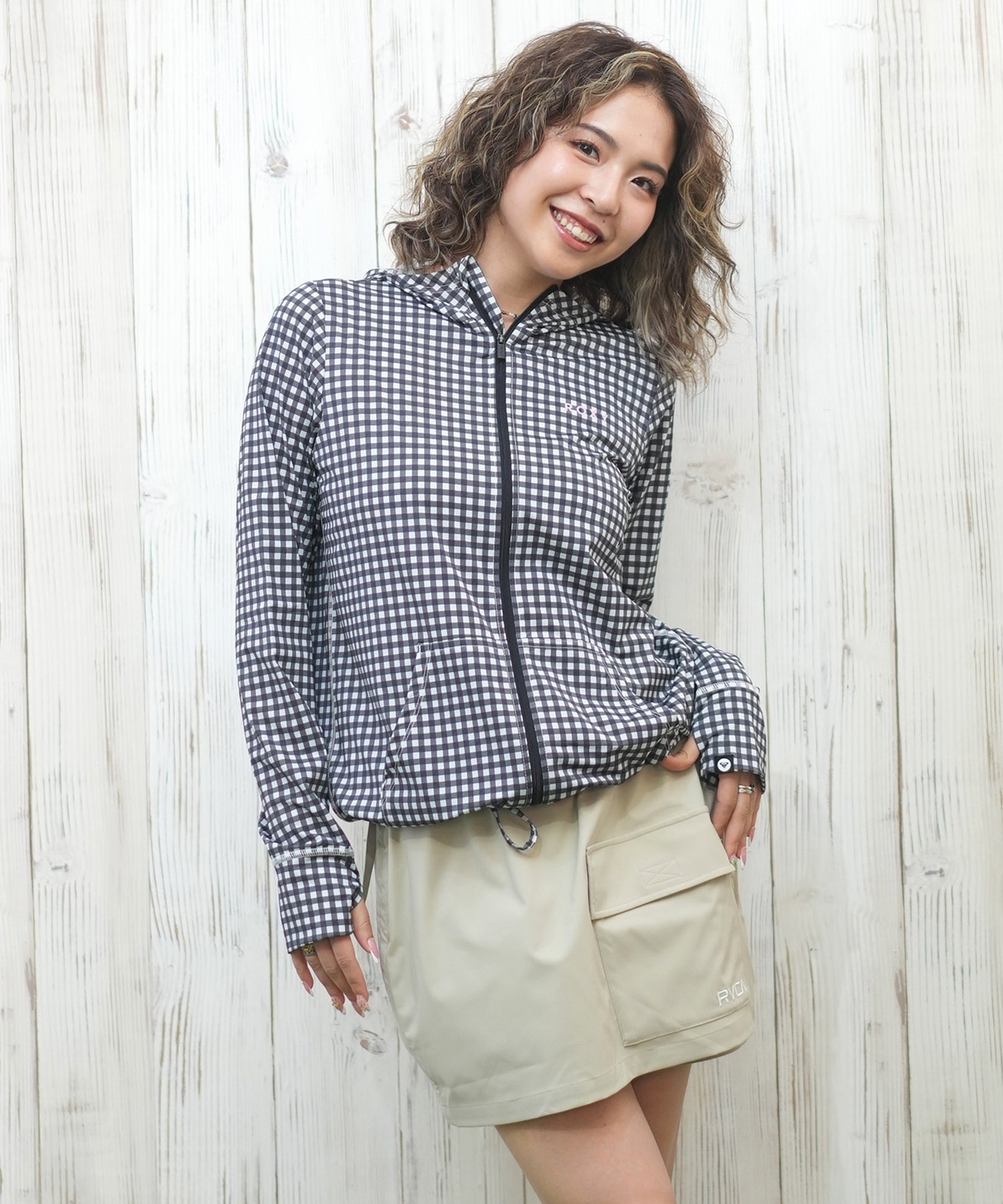 ROXYラッシュガードRLY251029