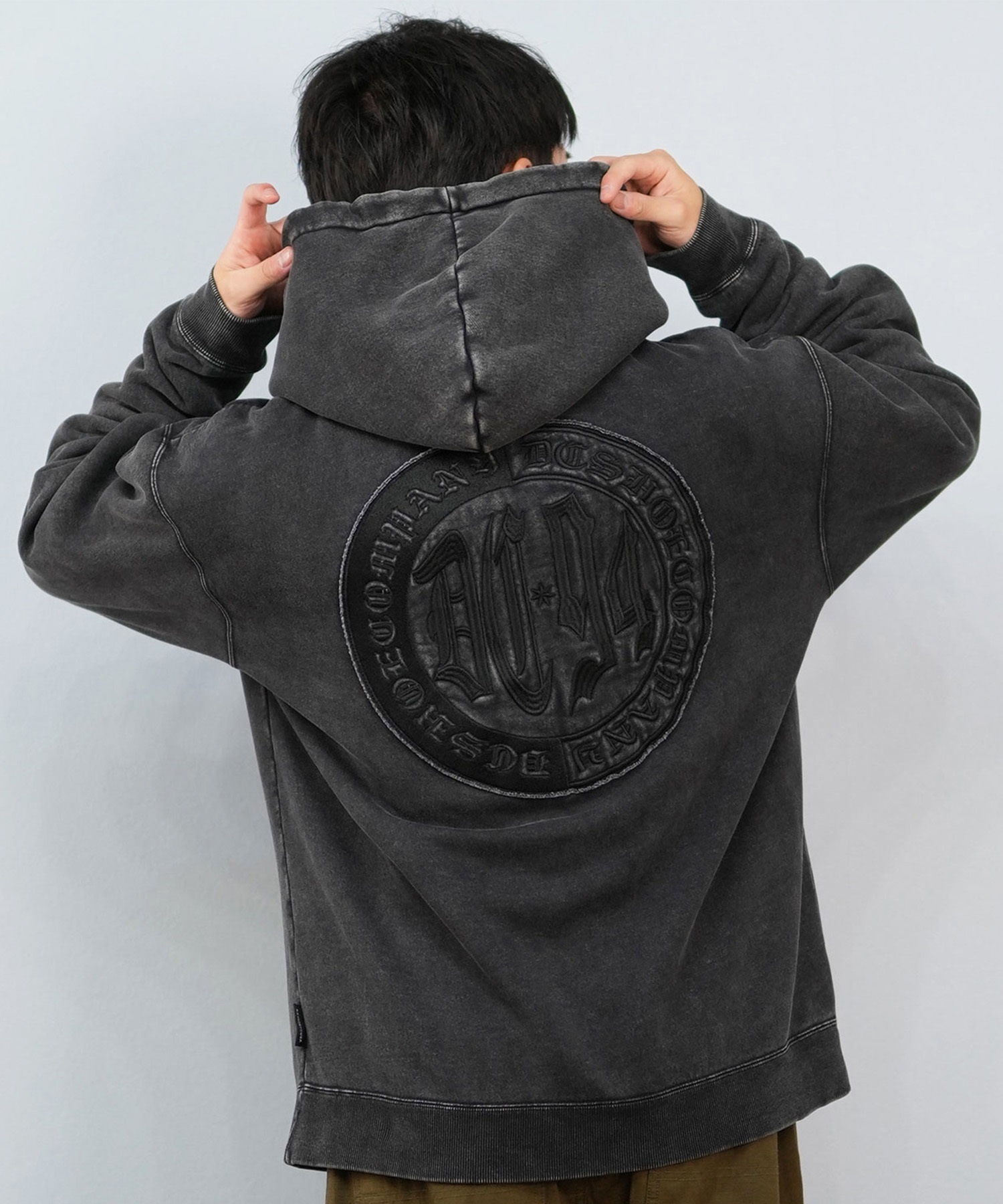 DC ディーシー プルオーバー パーカー メンズ バックプリント 25 HIDDEN PH パーカー DPO254038(BKS-M)