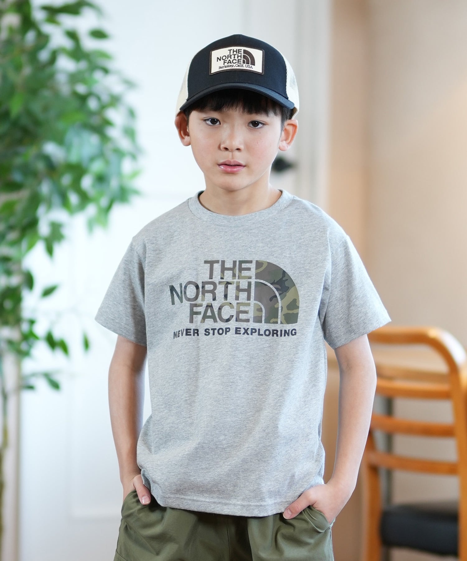 THE NORTH FACE ザ・ノース・フェイス Tシャツ キッズ 半袖 UVカット ショートスリーブカモロゴティー NTJ32359(ZZ-130cm)