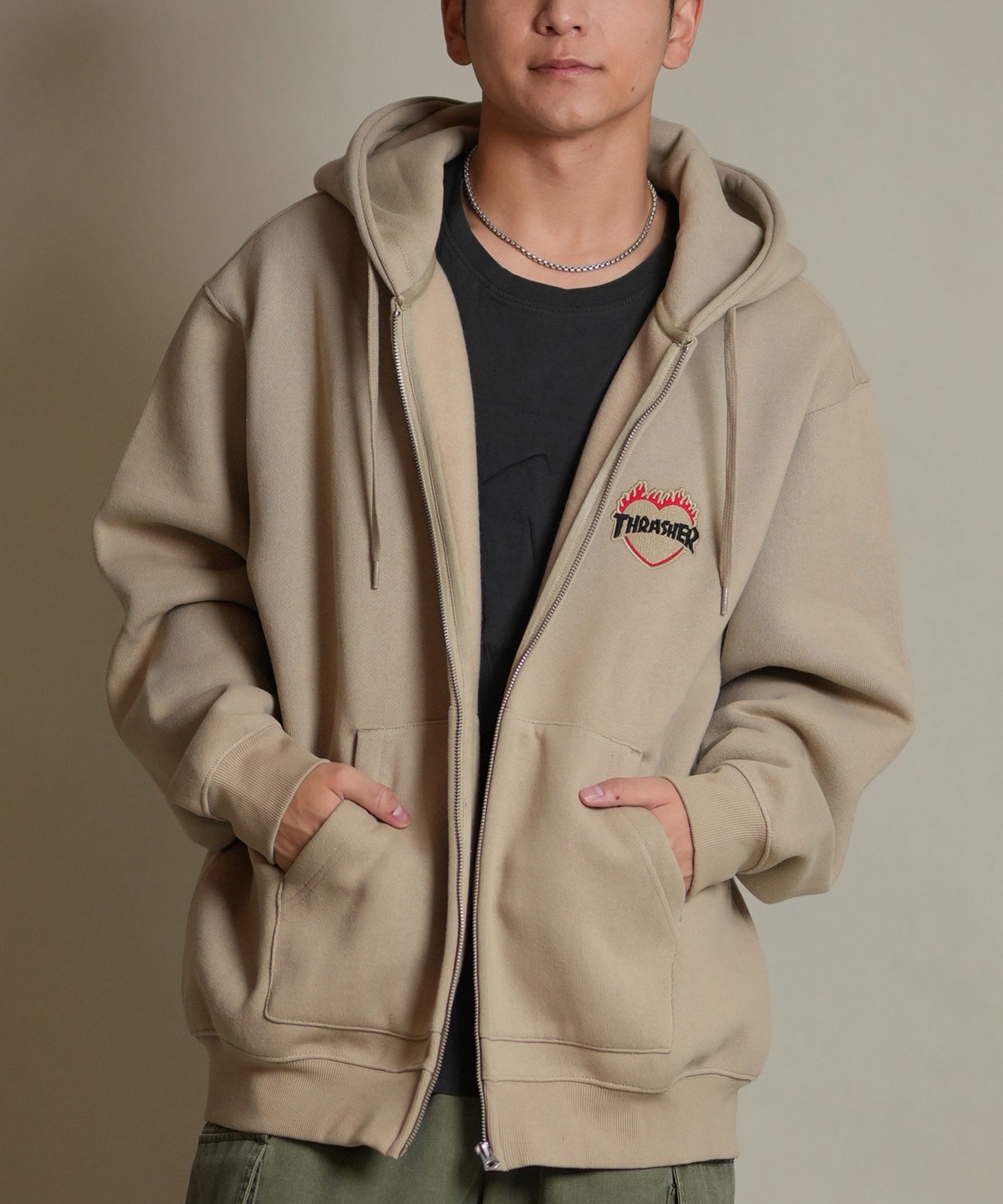 THRASHER スラッシャー ジップアップ パーカー メンズ スウェット フーディー ロゴ ワンポイント 裏起毛 254TH1PK065(BEG-M)