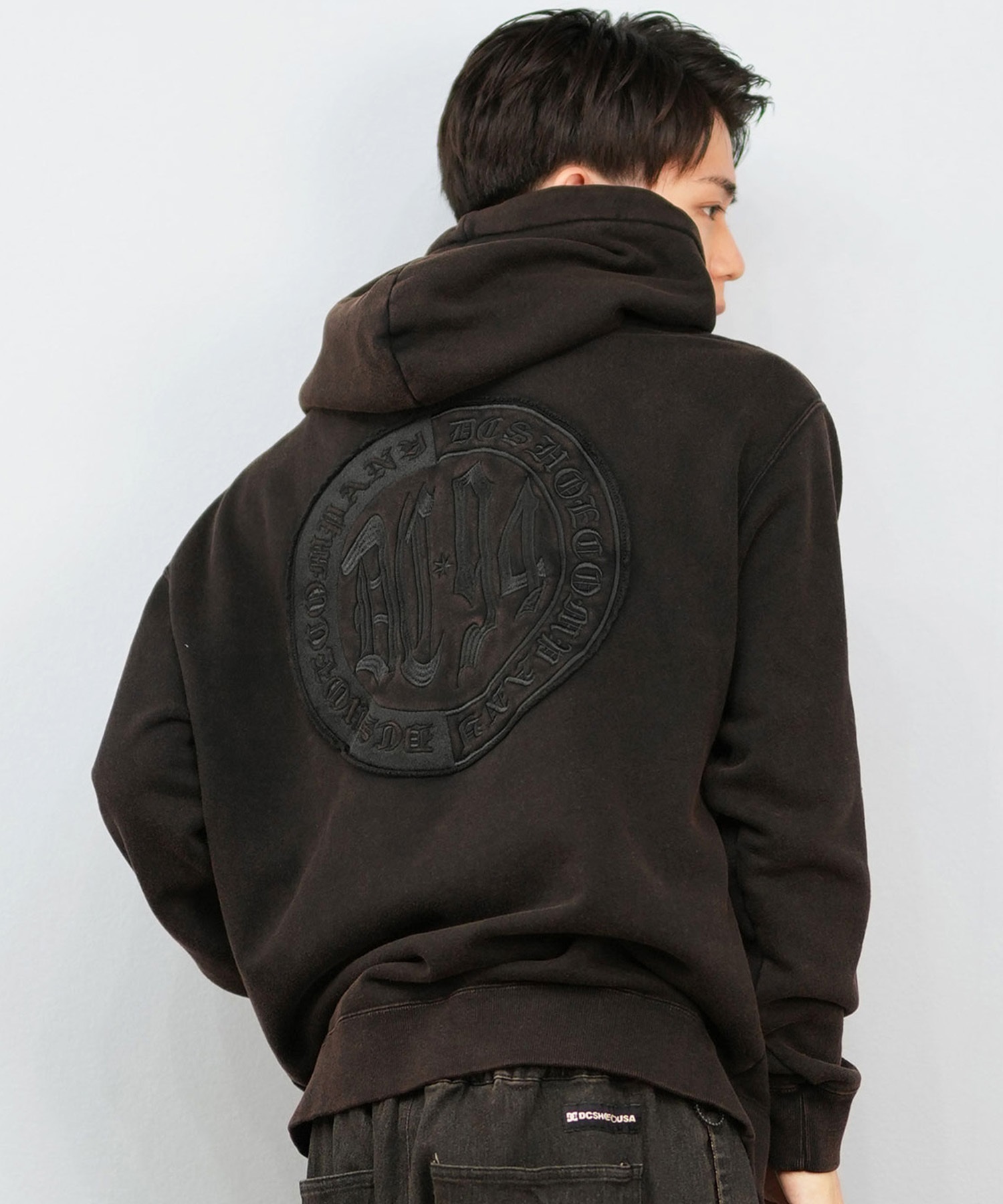 DC ディーシー プルオーバー パーカー メンズ バックプリント 25 HIDDEN PH パーカー DPO254038(BKB-M)
