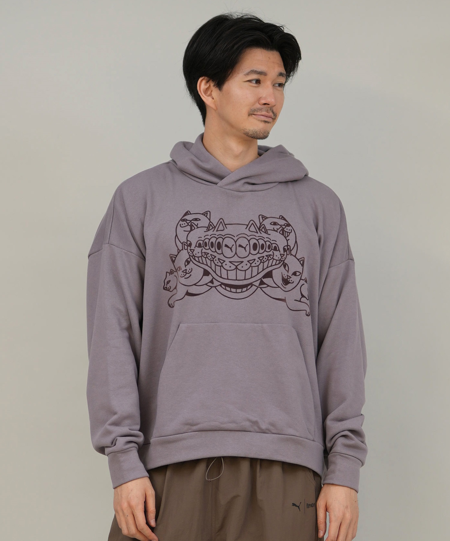 9月27日発売 PUMA プーマ × RIPNDIP リップンディップ コラボ メンズ ボクシー グラフィック フーディ プルオーバー パーカー 裏毛 632414(01-M)