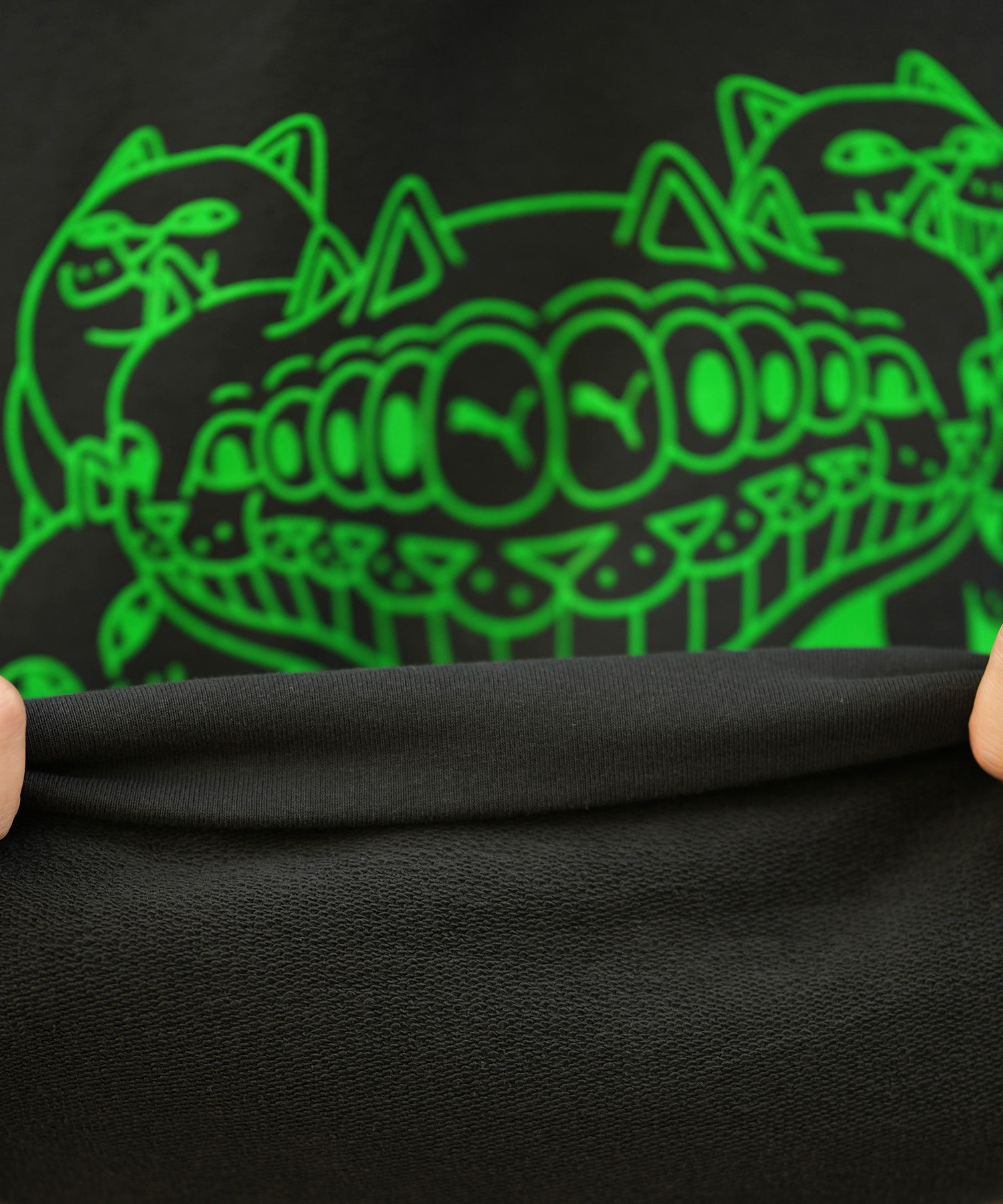 9月27日発売 PUMA プーマ × RIPNDIP リップンディップ コラボ メンズ ボクシー グラフィック フーディ プルオーバー パーカー 裏毛 632414(01-M)