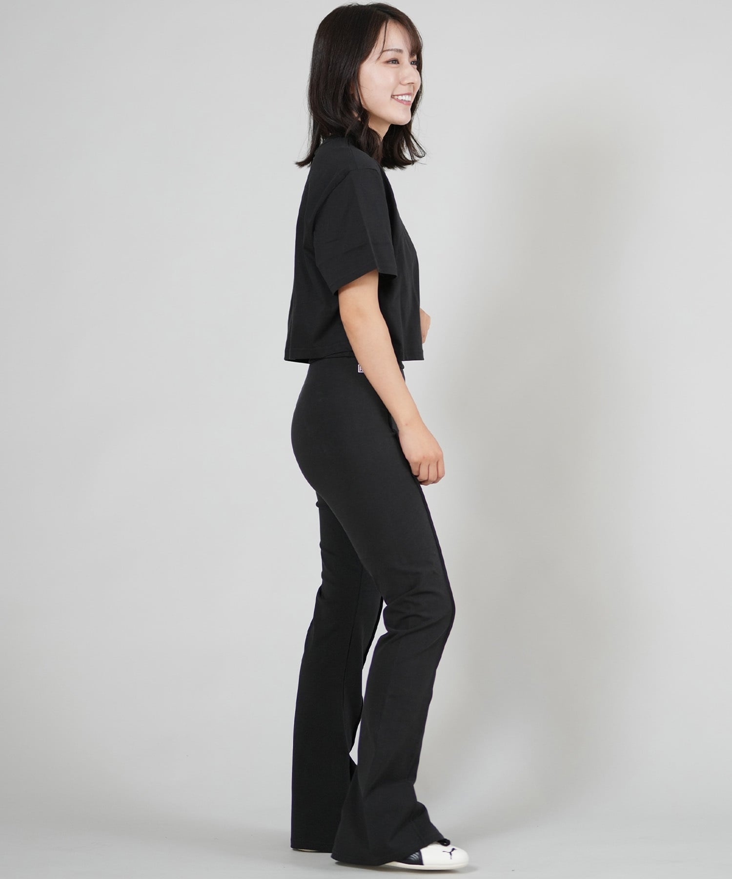 PUMA プーマ ロングパンツ レディース フレアパンツ BLACKPINK ROSE 韓国 ROSE SLIM PINTUCK FLARE 635156(01-XS)