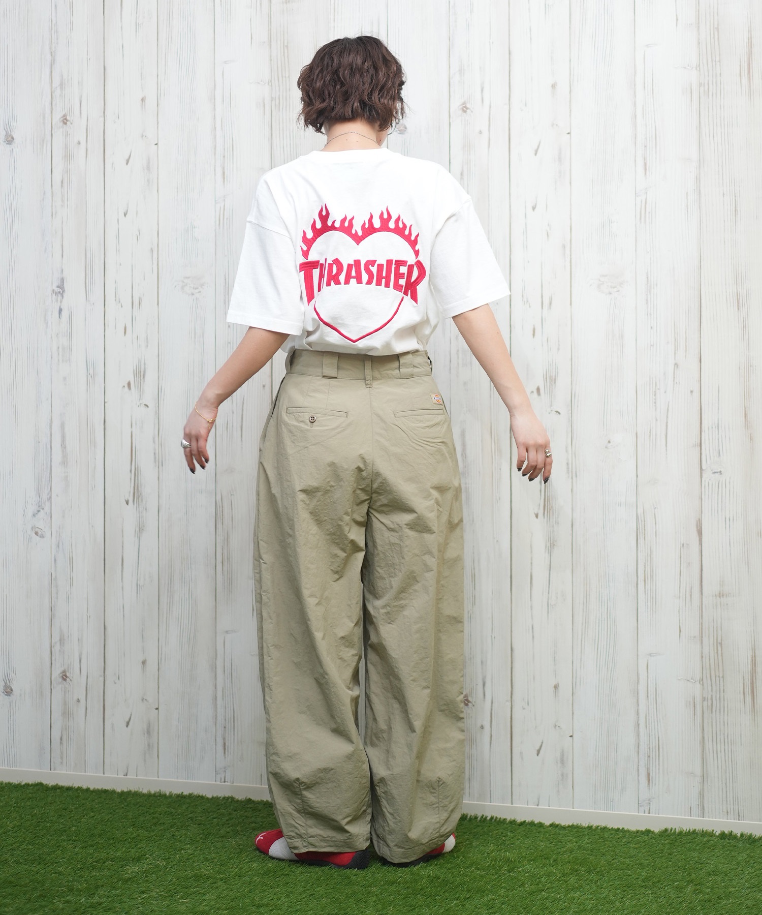 THRASHER スラッシャー 半袖 Tシャツ レディース バックプリント バーニングハート 252TH2ST030(WHT-1-M)