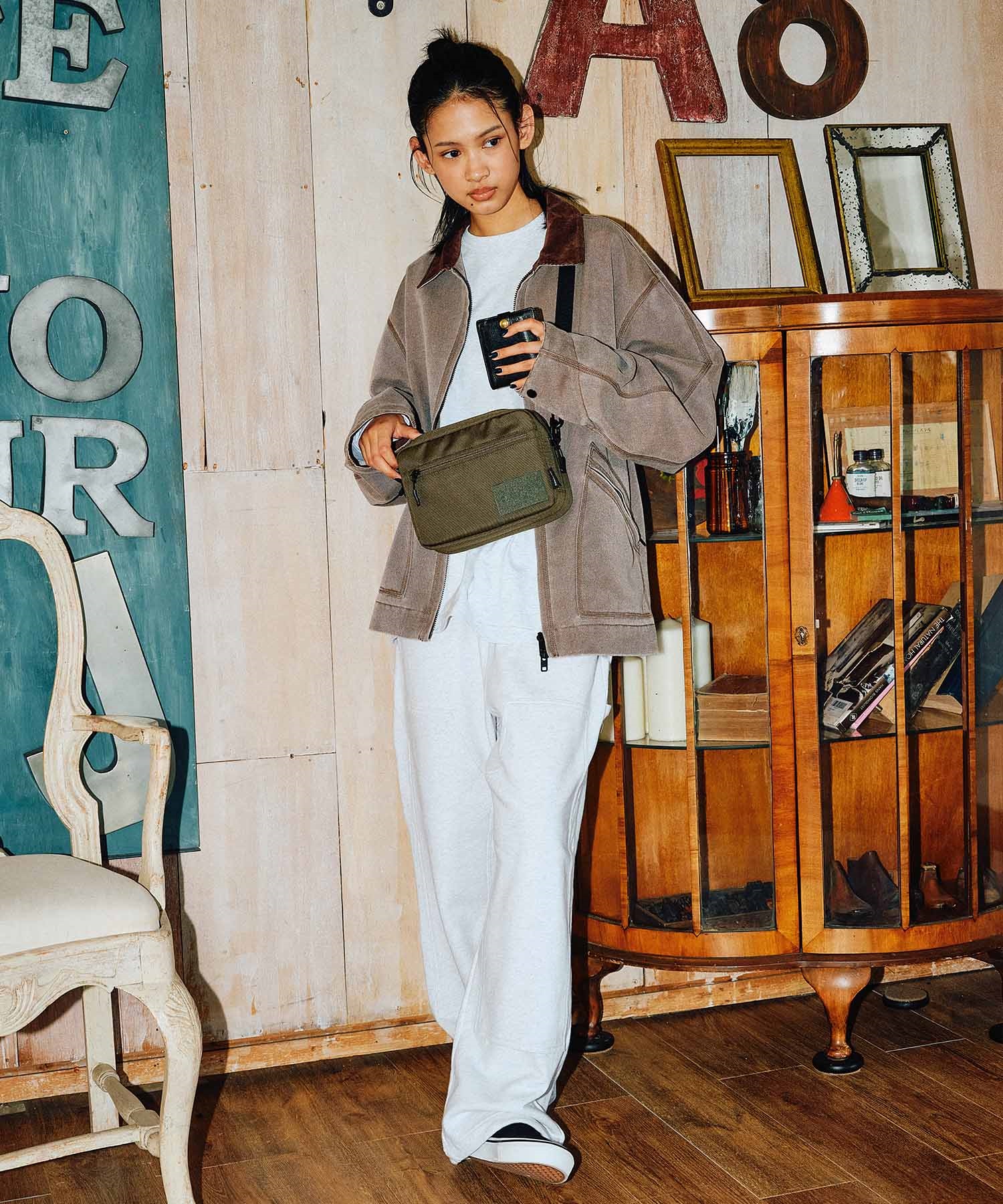 DEAR LAUREL ディアローレル ショルダーバッグ 2.8L DISTRICT SHOULDER DL25F10103(BEIGE-ONE)