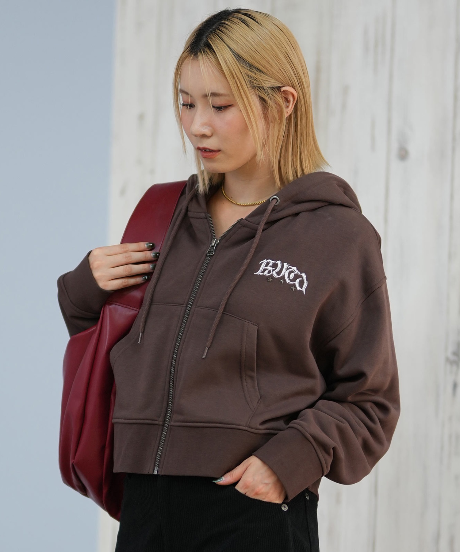 RVCA ルーカ ジップアップ パーカー レディース スウェット フーディー ショート丈 ロゴ 裏毛 NEAT ZIP HOODIE BF044-014(BLK-S)