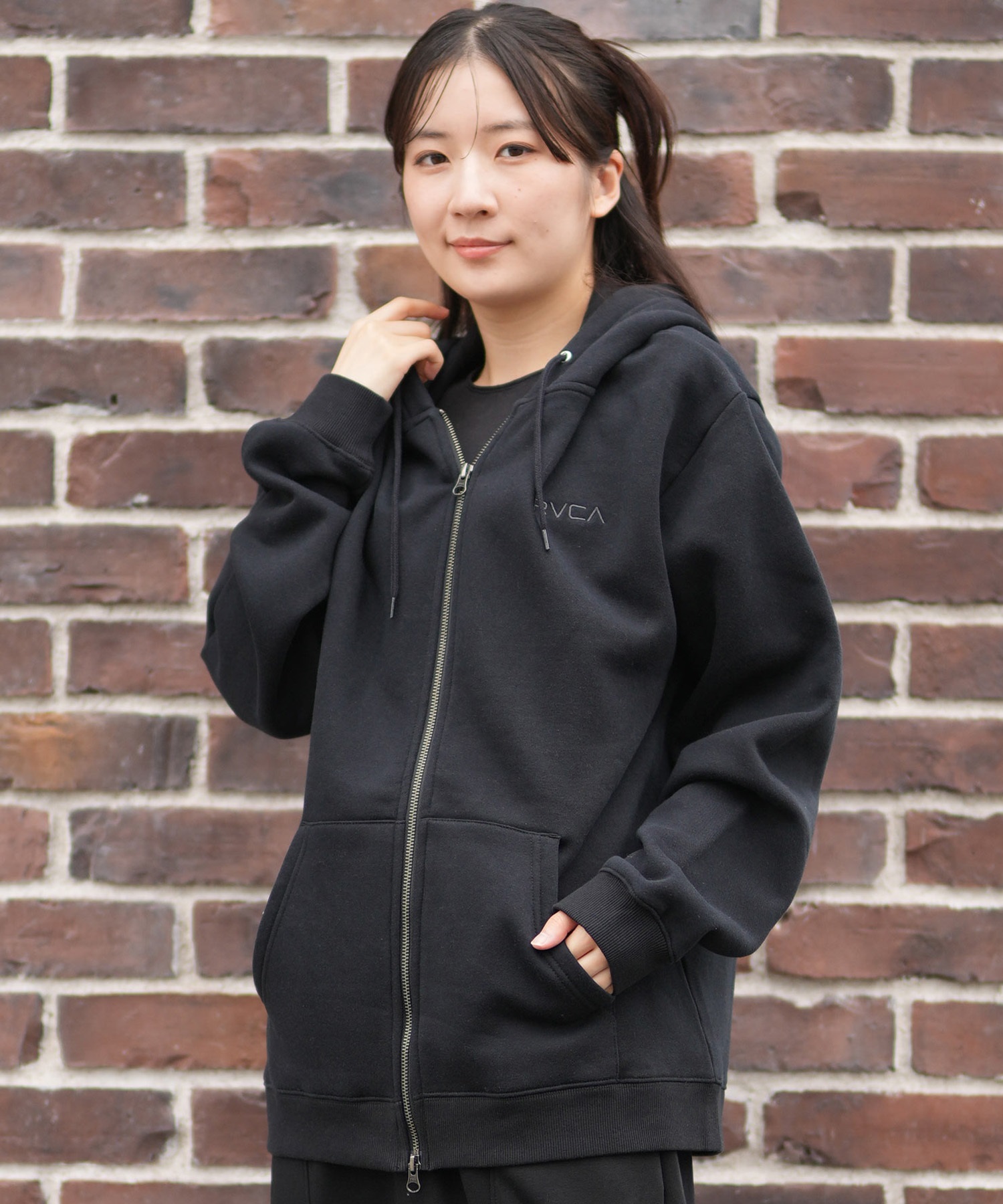 RVCA ルーカ ジップアップ パーカー レディース バックプリント ロゴ BF044-P02(BLK-M)