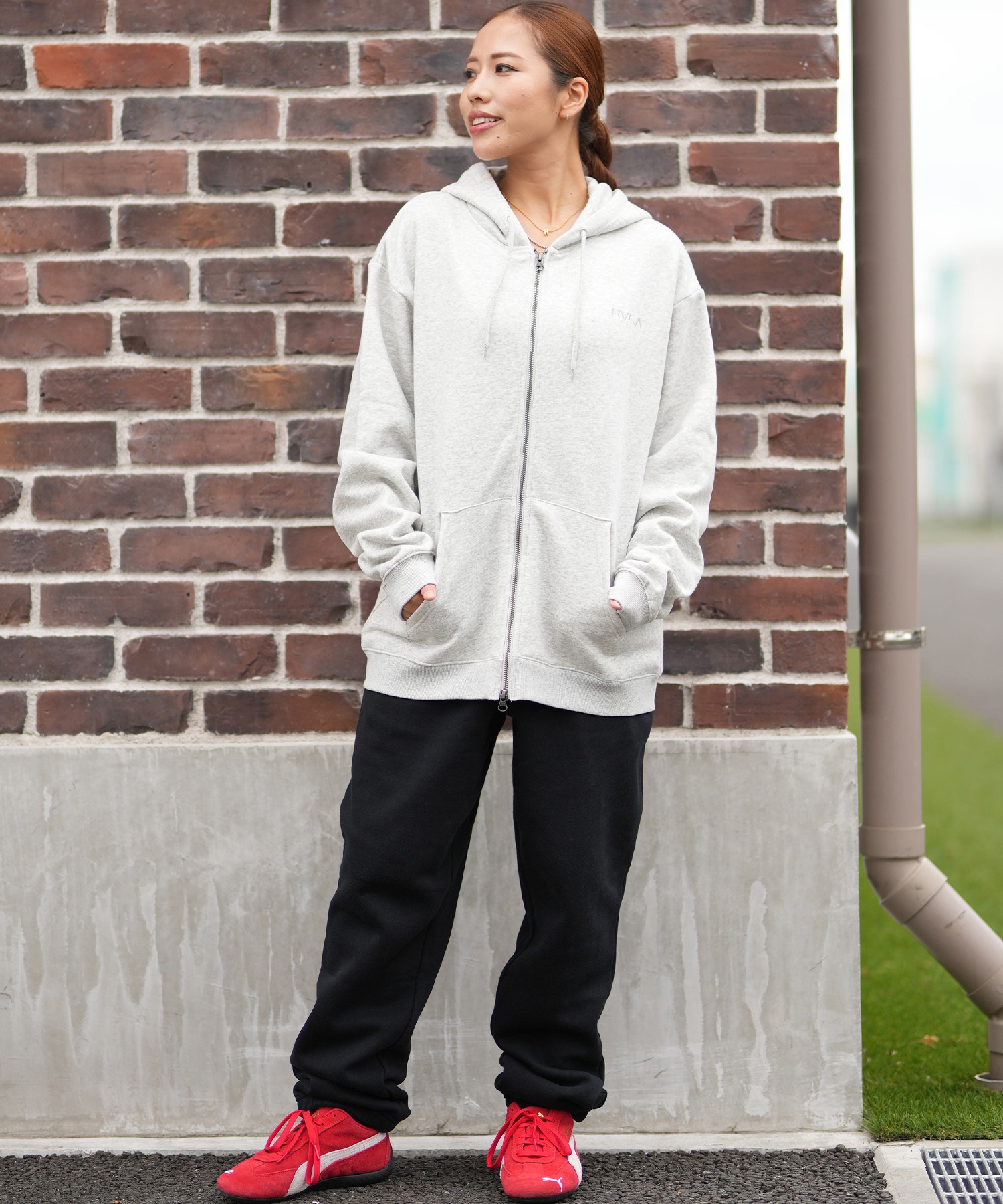 RVCA ルーカ ジップアップ パーカー レディース バックプリント ロゴ BF044-P02(BLK-M)