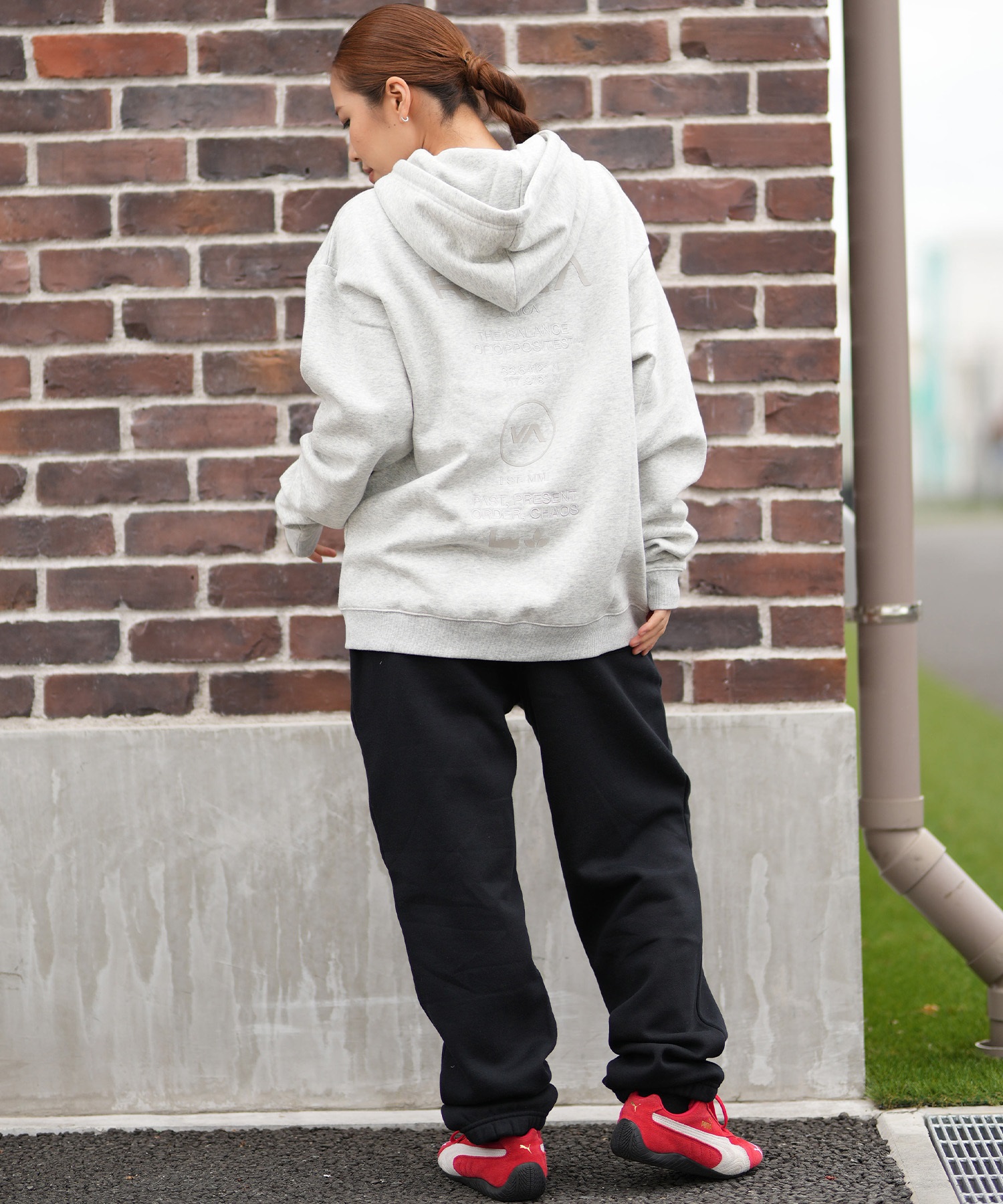 RVCA ルーカ ジップアップ パーカー レディース バックプリント ロゴ BF044-P02(BLK-M)