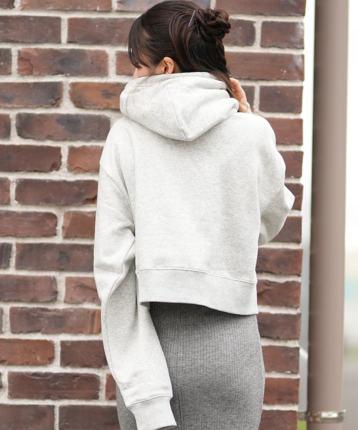 RVCA ルーカ プルオーバー パーカー レディース クロップド丈 ショート丈 ロゴ CROPPED HOODIE BF044-P03(BLK-S)