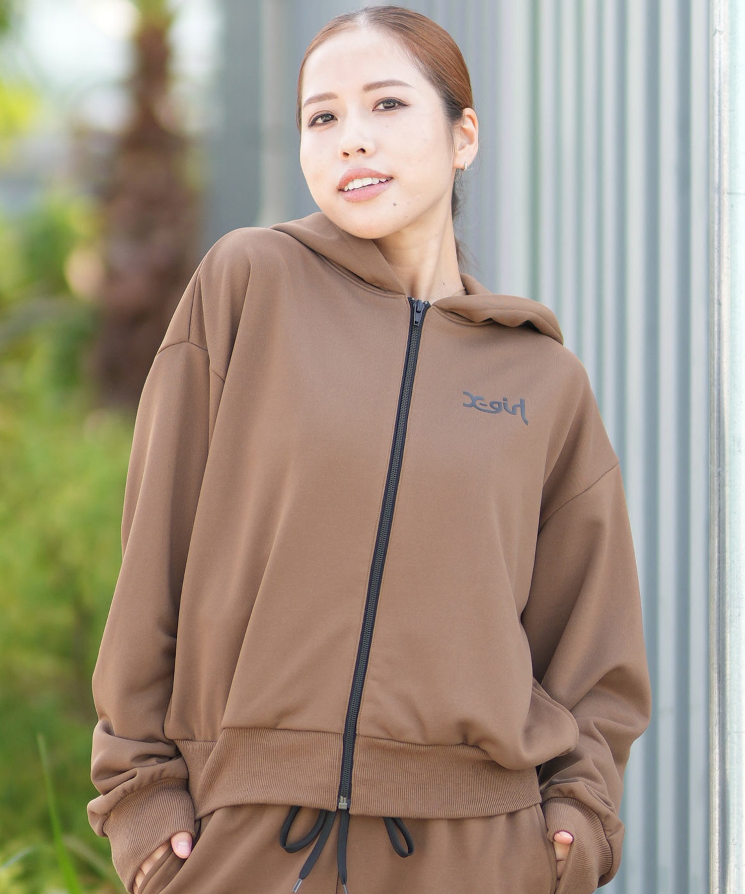 X-girl SPORTS エックスガールスポーツ ジップアップ パーカー レディース クロップド丈 ショート丈 ロゴ セットアップ対応 155253012001(BK-M)