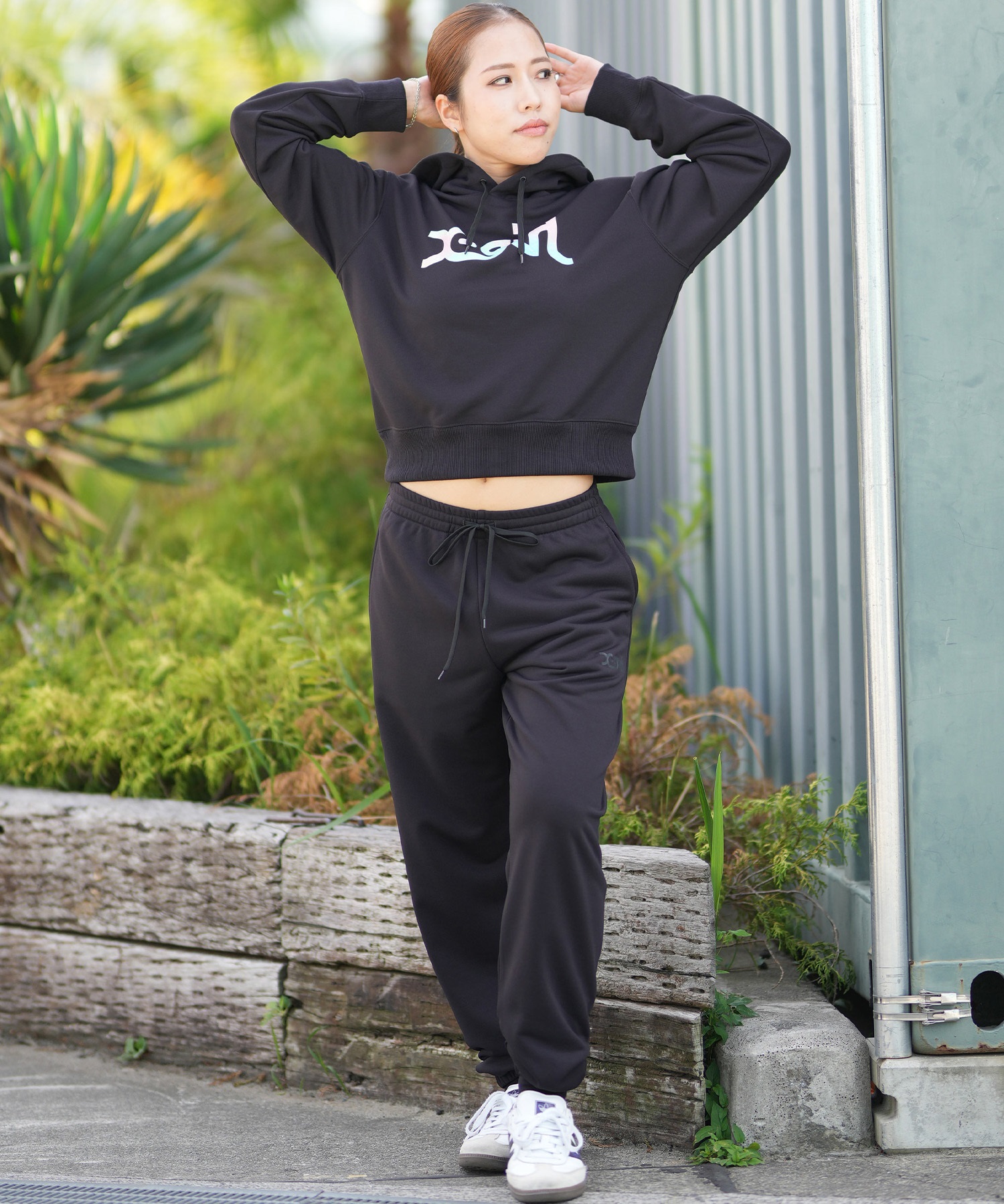 X-girl SPORTS エックスガールスポーツ プルオーバー パーカー レディース クロップド丈 ショート丈 ロゴ 155253012002(BK-M)