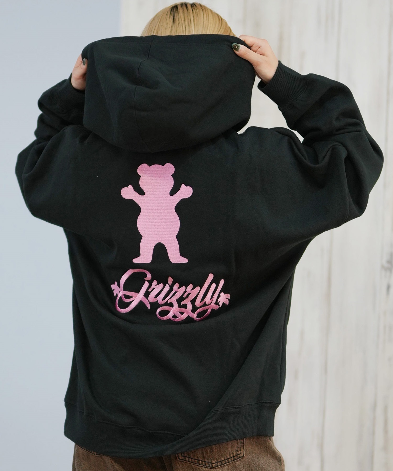 GRIZZLY グリズリー プルオーバー パーカー レディース バックプリント ロゴ 裏起毛 BIG EMBROIDERY BEAR G25FW-4332(BLK-M)