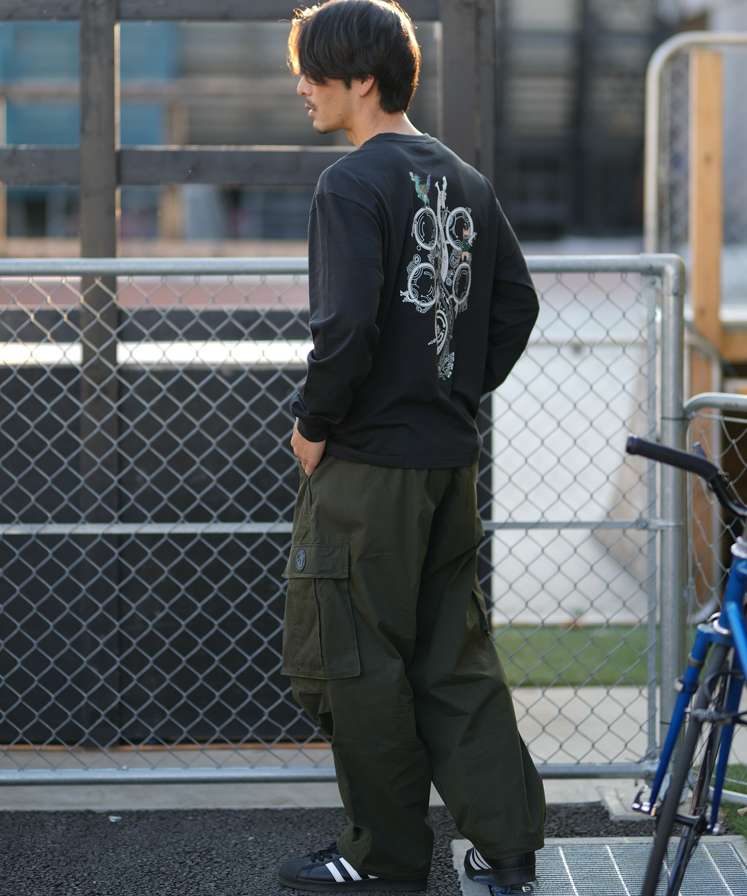 PUMA プーマ 長袖 Tシャツ ロンT メンズ モンスターハンターワイルズ コラボレーション 636485(01-M)